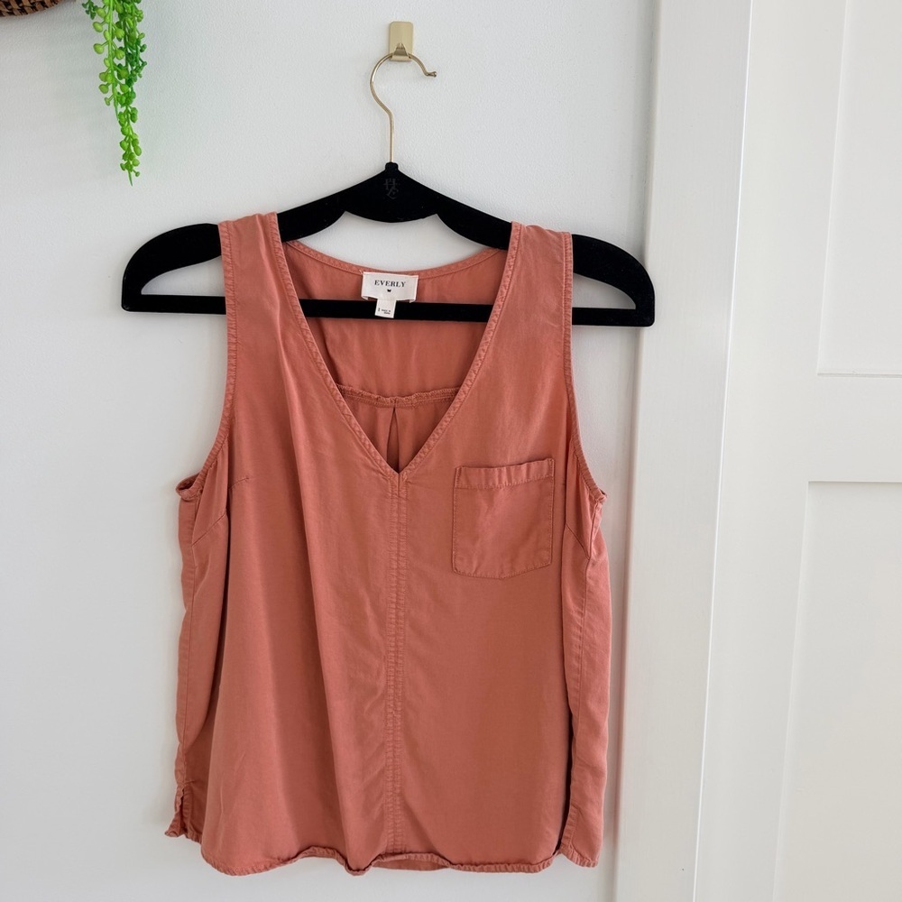 Everly Esther Pocket Tank Muted Terracotta V-neck Tank Top Women's Size Small - Picture 4 of 10